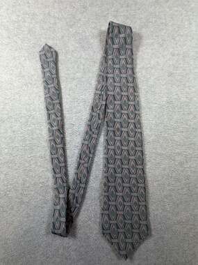Louis Feraud Men's 100% Italian Silk Geometric Pattern Necktie